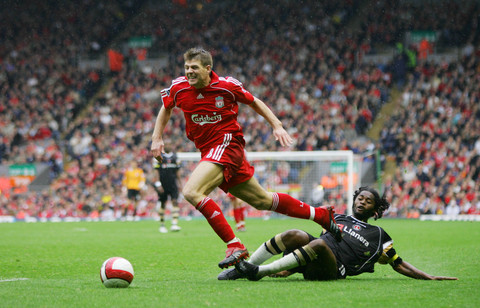 记者：曼联一月不打算买中场，已为明夏锁定多名引援目标